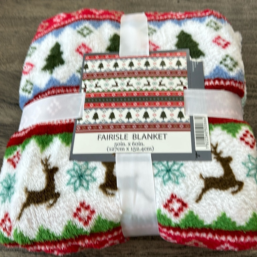 NWT Holiday Fair Isle Plush Throw Blanket Reindeer Christmas Tree 50 x 60